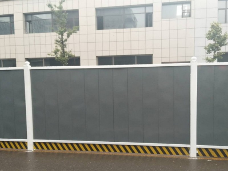 彩钢湾里施工围挡